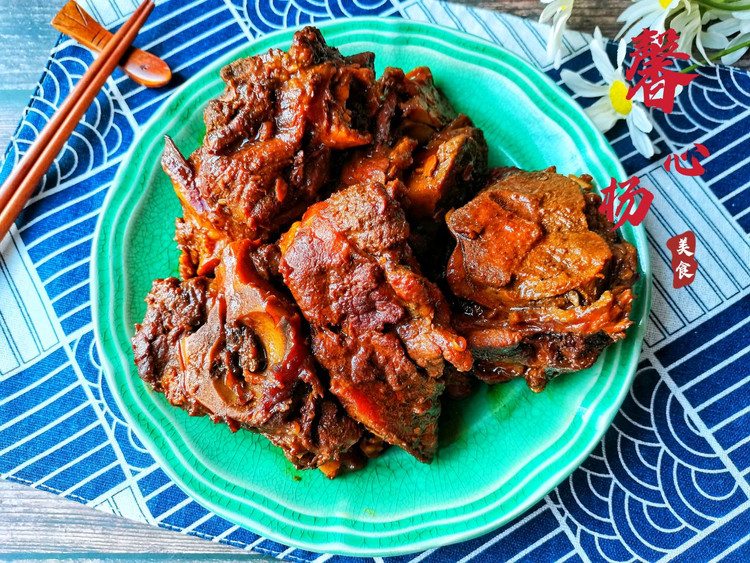 标题：藕片炒肉的家常做法——传统美食新体验