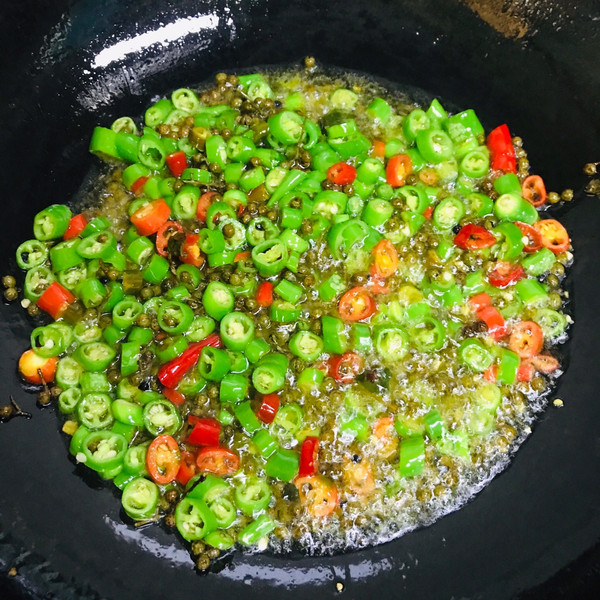 凉粉怎么调好吃：秘诀大公开，让你的味蕾大满足！