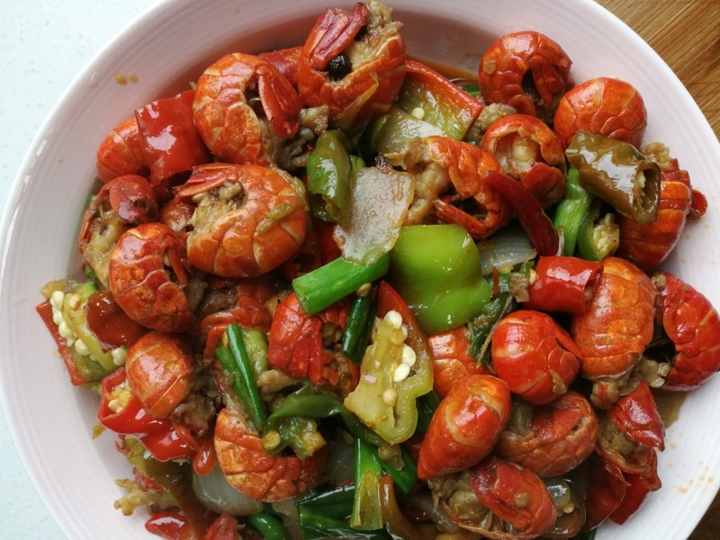 家常炖鲅鱼：温馨家常味，简单易做食谱分享