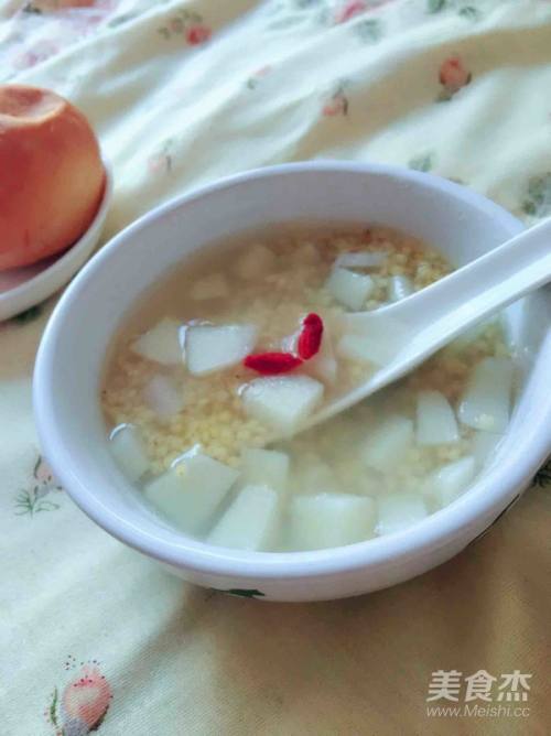 探索新疆特色美食：缸子肉的独特魅力