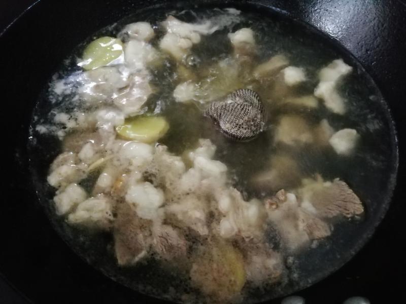 商丘特色美食烩面：一碗传承千年的味道传奇