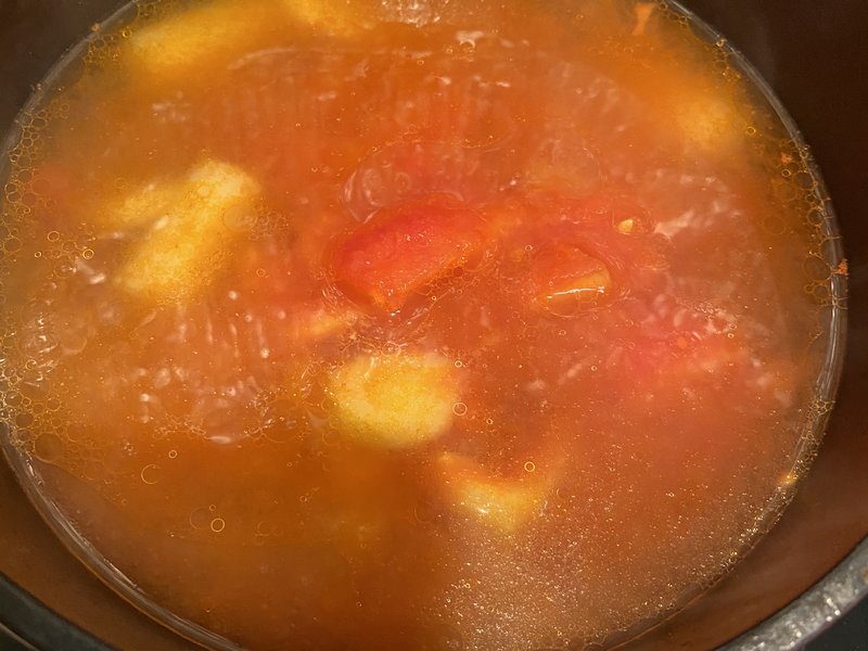 特色美食秀：舌尖上的风情盛宴