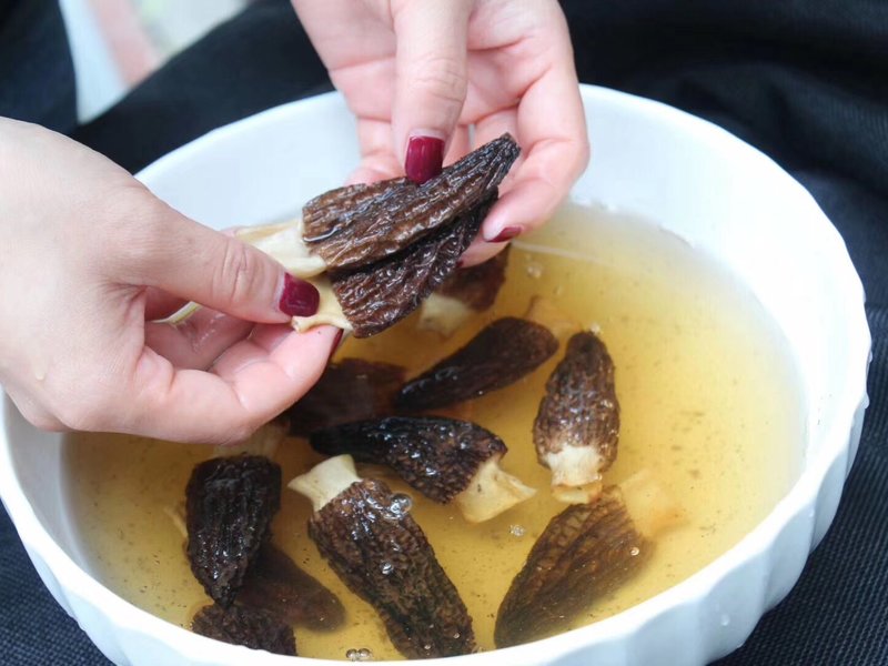 家常红烧茄子图片：经典家常菜的美味瞬间