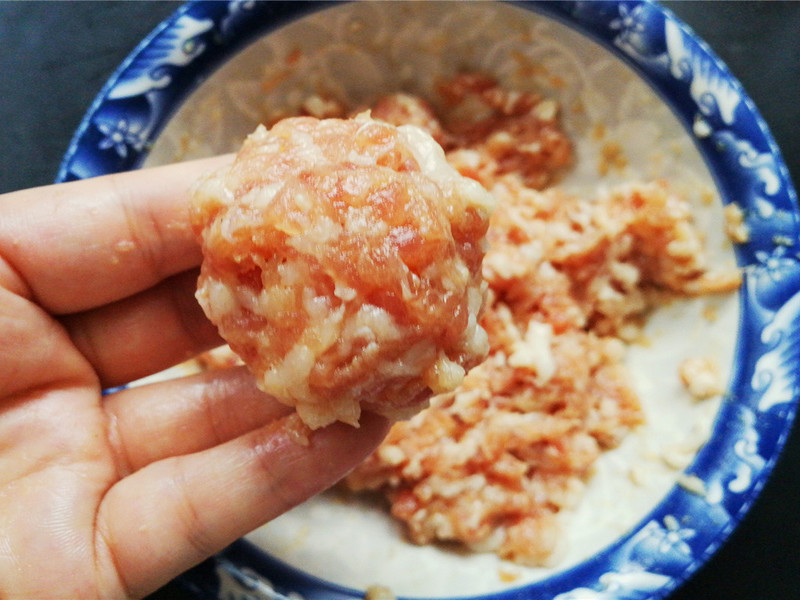豆芽炒韭菜的家常做法：简单易学的美味佳肴