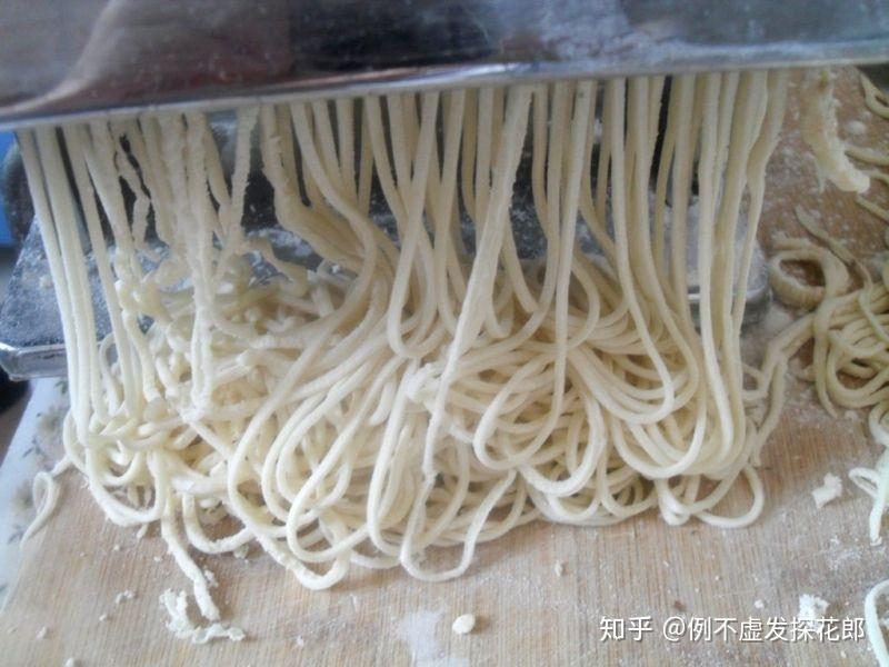 爽小吃：探寻城市角落里的美味佳肴