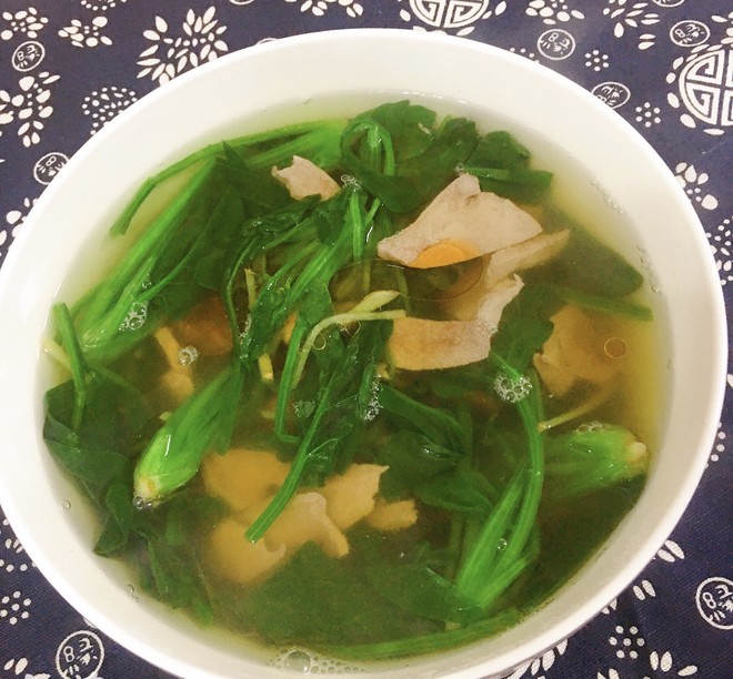 沈阳中街小吃一条街：美食探索者的天堂