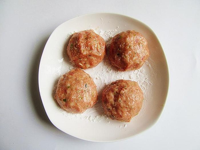 掌握秘诀：白菜馅饺子怎么调好吃？