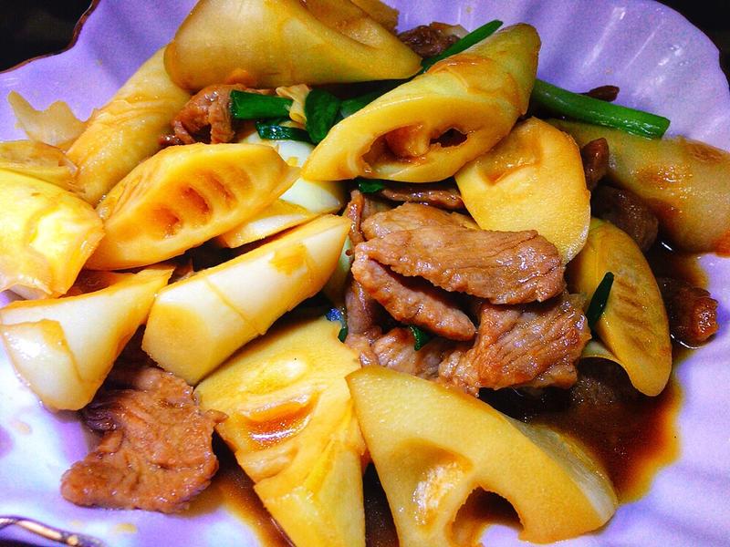 土豆炖鸭肉家常做法：温暖你的心和胃