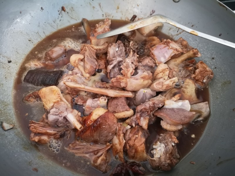 宜昌特色美食夜市：一场味蕾的狂欢盛宴
