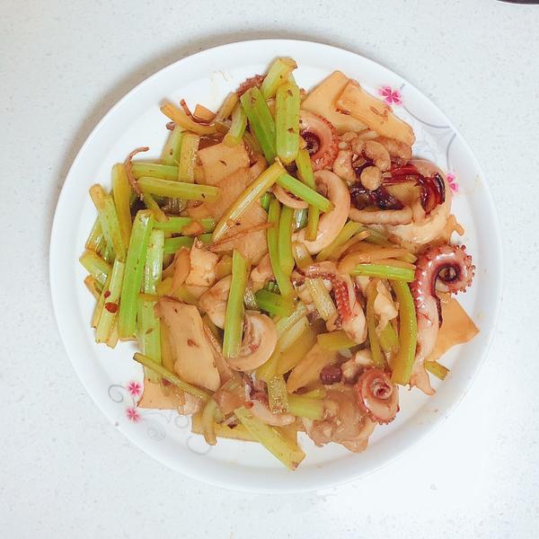 家常羊肉汤：温暖每一根味蕾的温馨佳肴