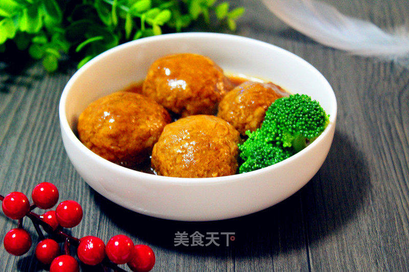 标题：探索栾川小吃街：味蕾上的美食之旅