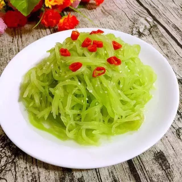 冰糖猪蹄的家常做法