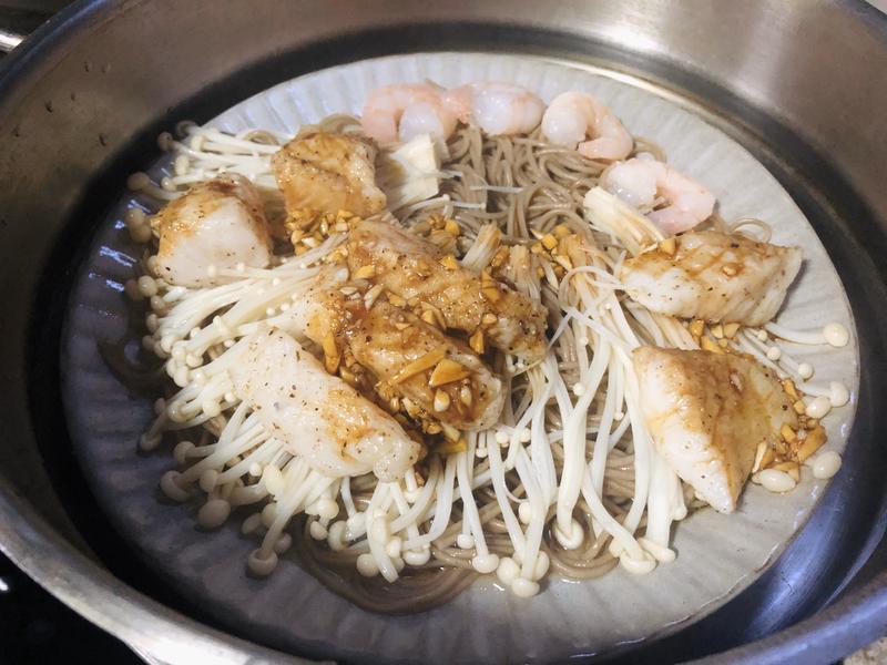 西安钟楼小吃街：探寻古都美食的绝佳之地