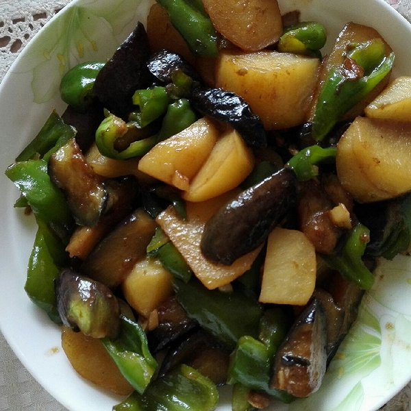 标题：天水名小吃——探寻甘肃美食的独特韵味