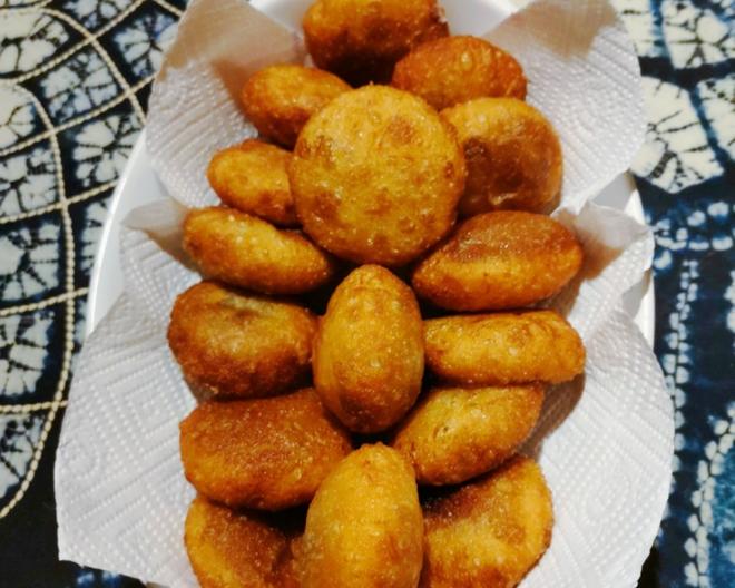 上河城小吃街：一场美食的盛宴