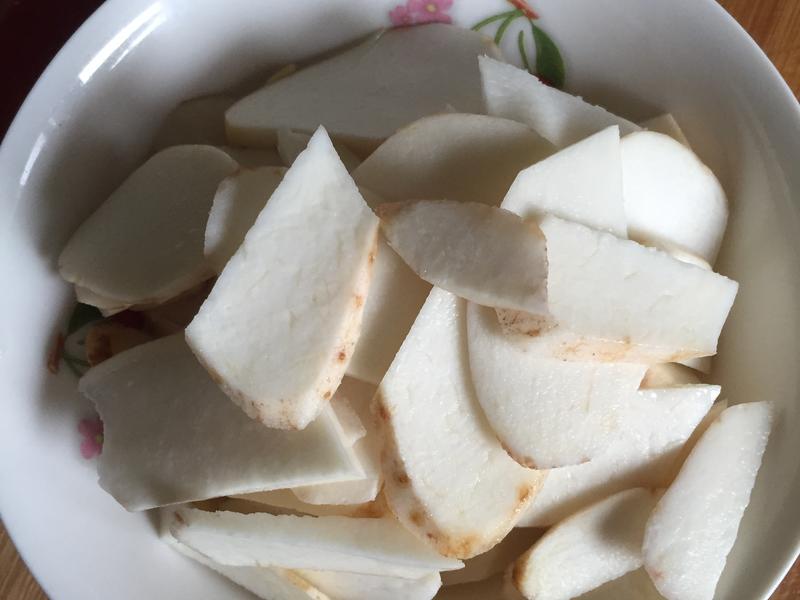 家常土豆炖鸡：温暖家常的味道，简单易学的美味佳肴