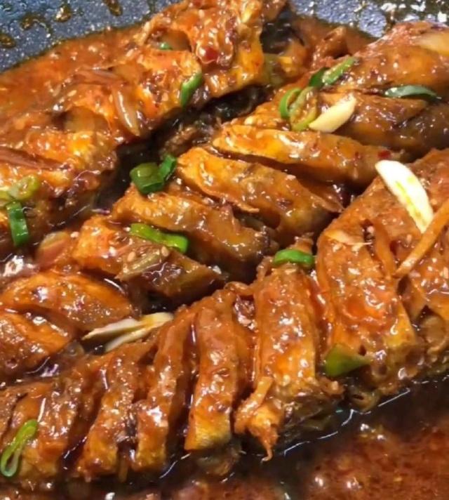 家常鲤鱼的做法：解锁鲜美口感，享受烹饪乐趣