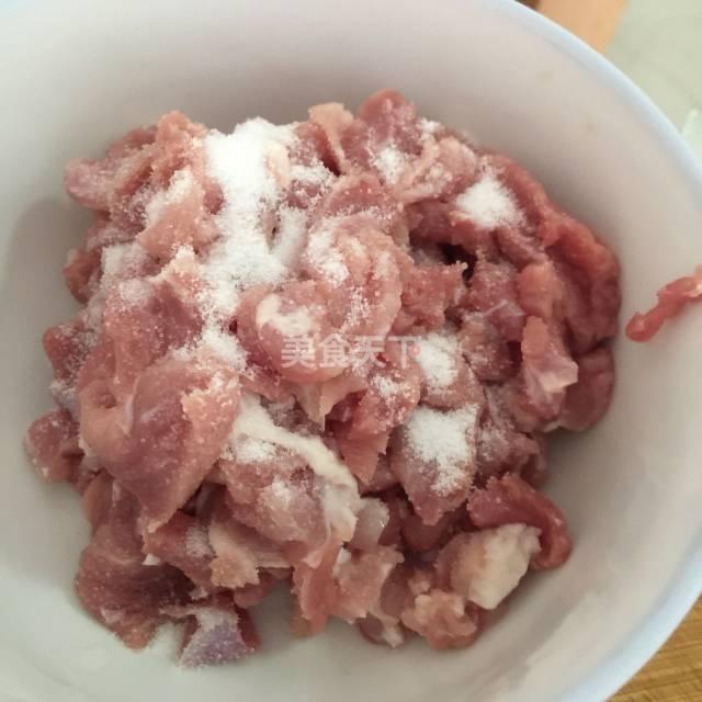 家常红烧狮子头做法：传统风味，家常美食的魅力