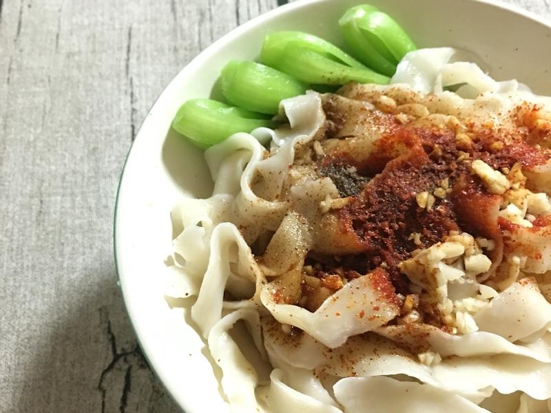 家常牛肉粉丝汤的做法：温暖心灵的美食佳品