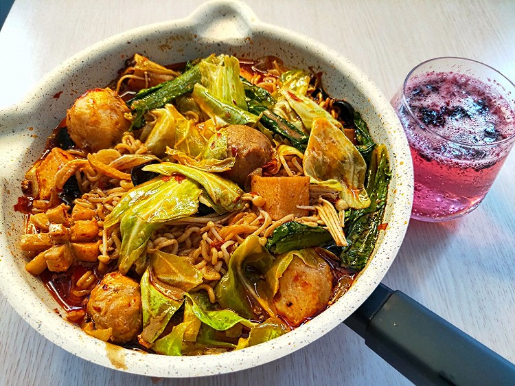 【深度解析】地方特色美食宣传海报：唤醒味蕾，传承文化