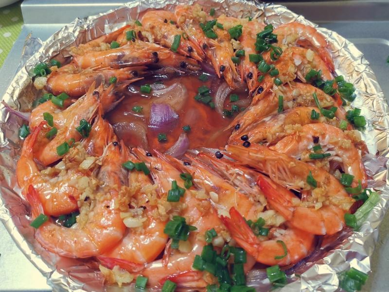 三亚小吃一条街：美食的天堂，舌尖上的狂欢