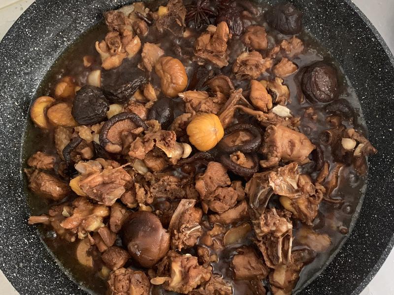 辣炒虾尾的家常做法：家常美食的完美呈现