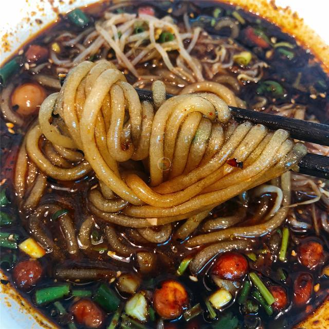 河南特色小吃：舌尖上的中原美食之旅