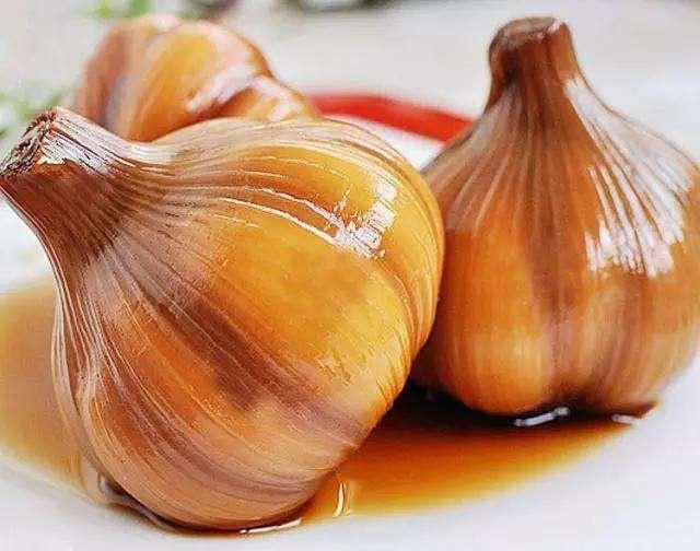 乌鸡炖什么好吃？这样做乌鸡炖汤更美味！