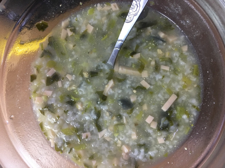 梅菜扣肉的家常做法：传统美味轻松入门