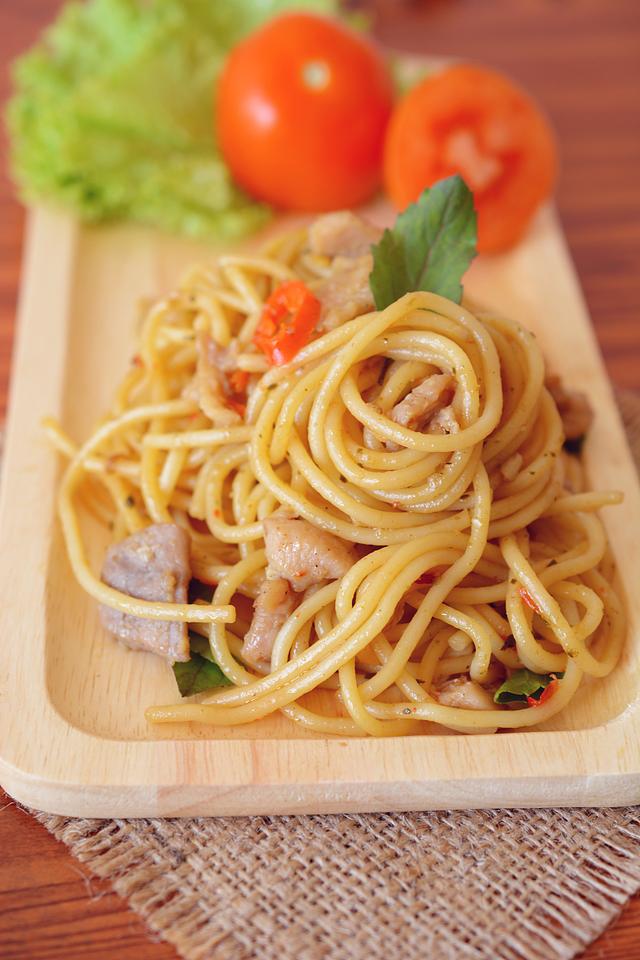 腊肉炒啥好吃：解锁经典美食新搭配