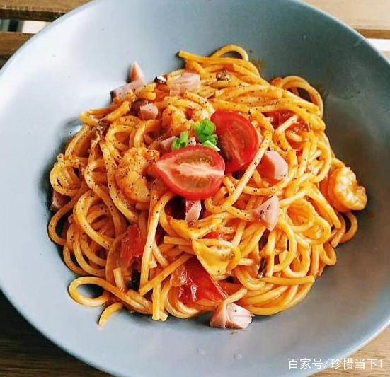 小吃店招牌：一门吸引食客的艺术