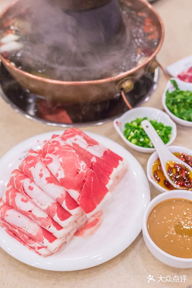 特色美食广告词：创意命名，让美食更具吸引力