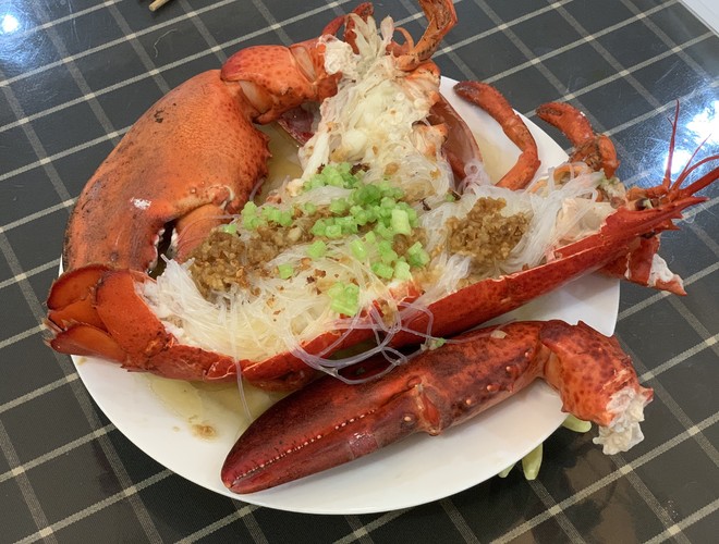 特色美食广告词：创意命名，让美食更具吸引力