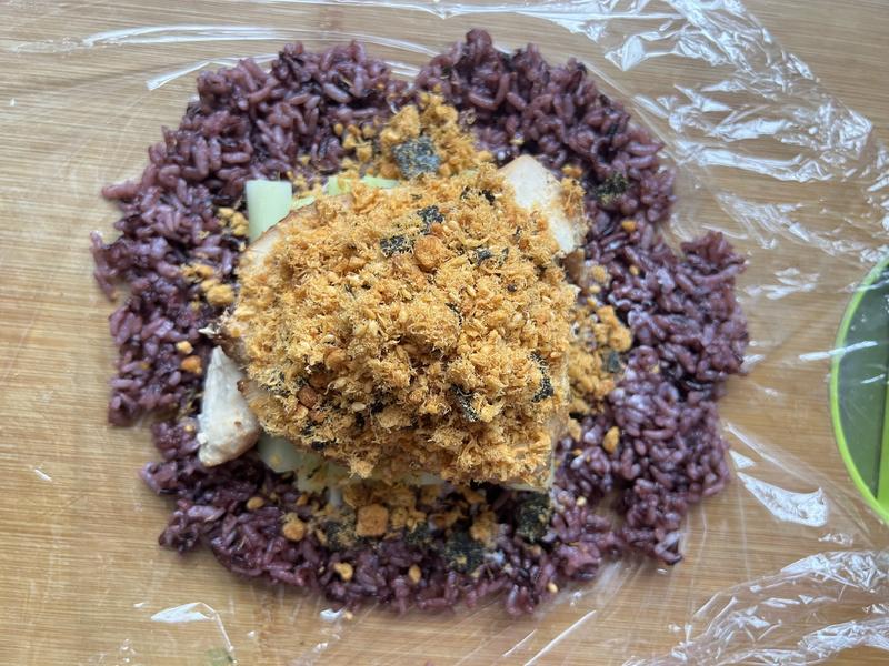 标题：《川东特色美食：探寻舌尖上的地域风情》
