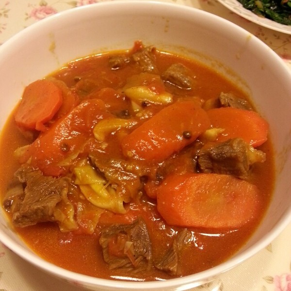 家常红烧牛肉做法：掌握诀窍，美味不再遥远
