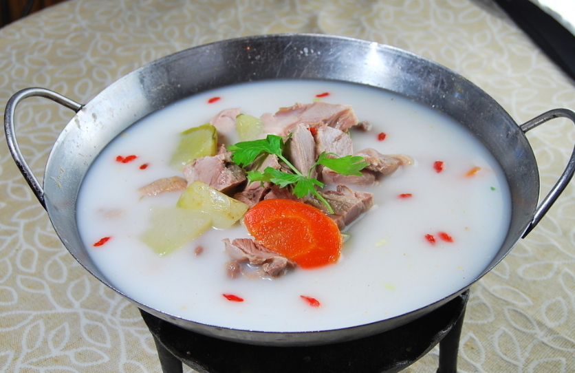 家常砂锅鱼：温馨家常味道，暖意满屋飘香
