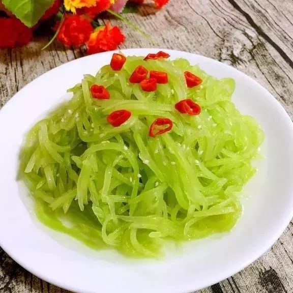大连的小吃街：美食的狂欢盛宴