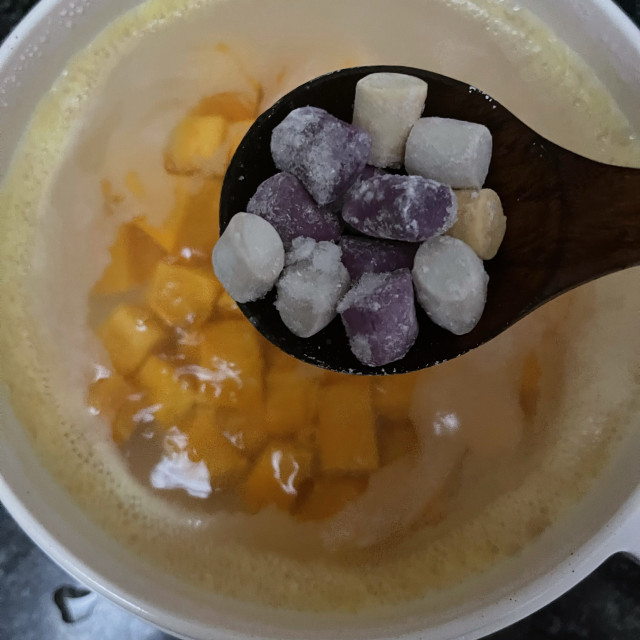 怎样煎带鱼不碎不粘锅又好吃：掌握这些技巧，轻松成为厨房高手