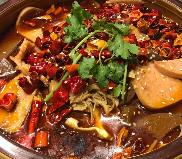 标题：《探寻坪阡古镇特色美食：一场味蕾的盛宴》