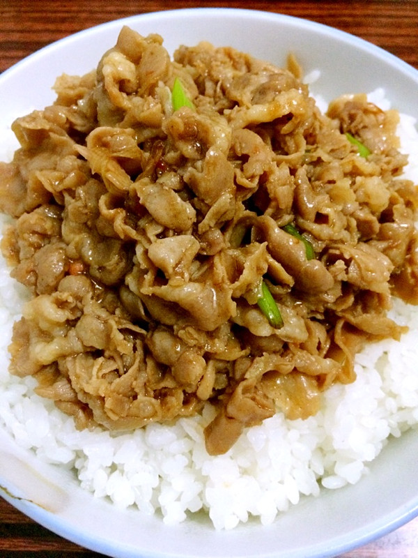 探寻附近特色美食：一场味蕾的冒险之旅