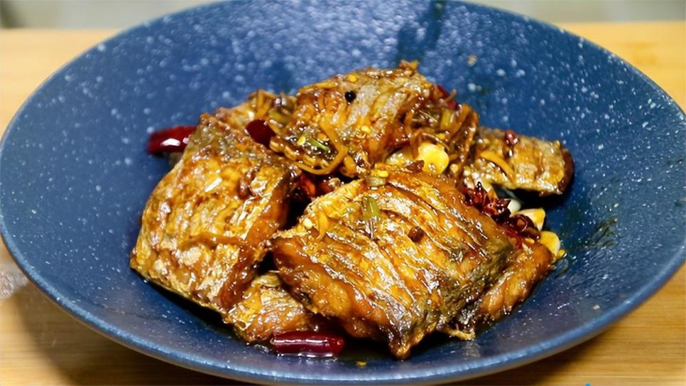 家常炖肘子：传统美食的现代魅力