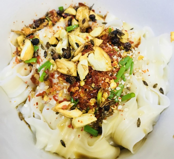 肉炒包菜的家常做法：简单易学的美味佳肴