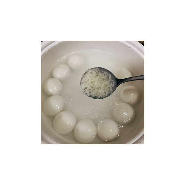 标题：巢小吃——探寻城市角落的美食宝藏