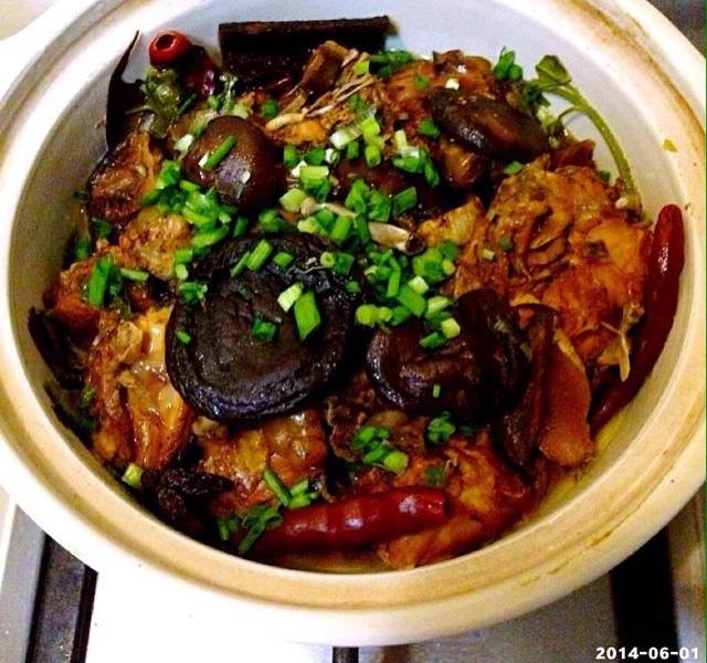 标题：《炫功夫小吃车：移动的美味江湖》