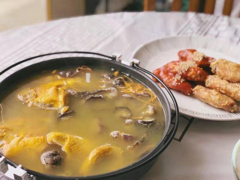 炖鸡汤放什么材料好吃？全方位攻略揭秘