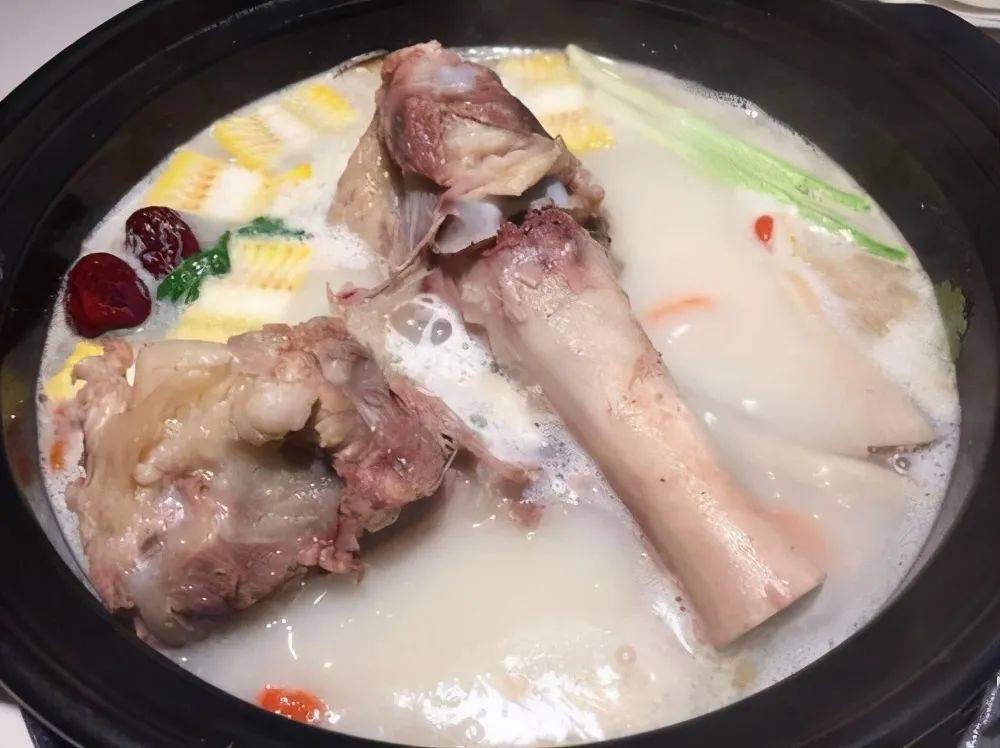 筒骨汤的家常做法：温馨家庭美食分享