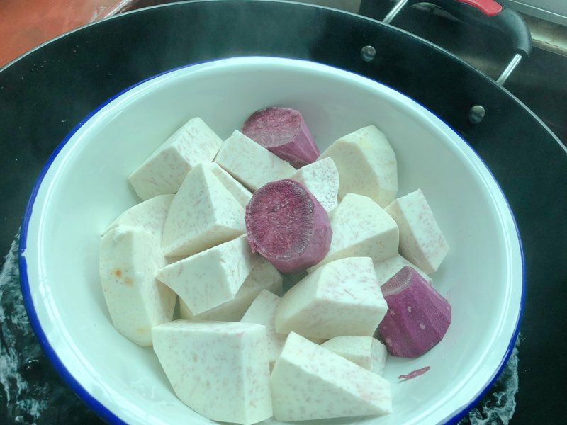 厚小吃：探寻城市角落里的美味记忆