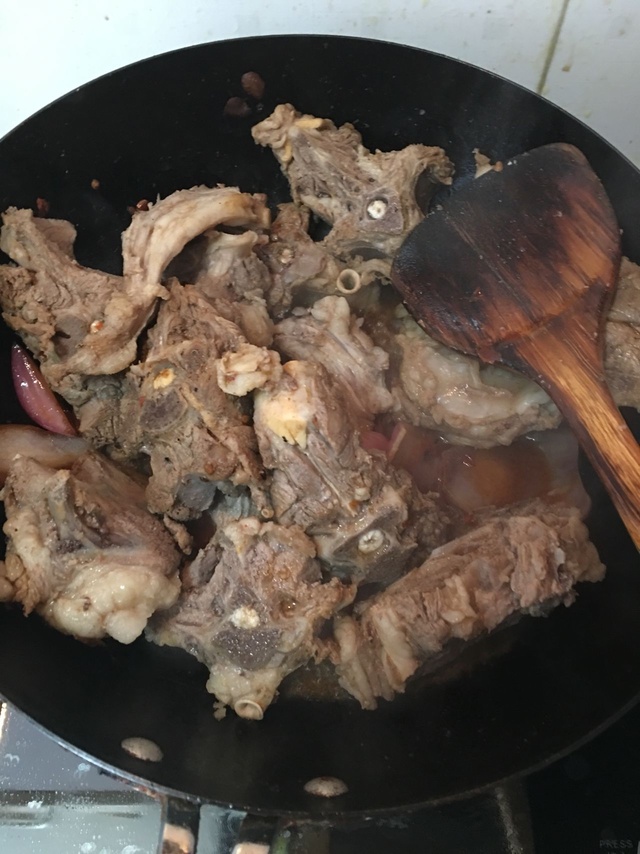 红烧鸡翅的做法家常——掌握这道经典菜肴的秘诀