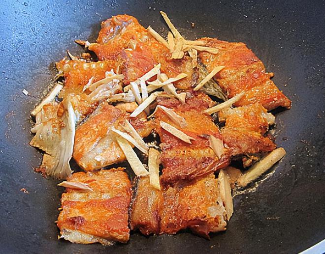 云南名小吃：探寻彩云之南的美食密码