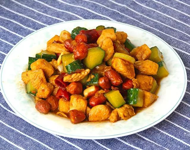 水煮家常菜：简单食材也能成就美味佳肴